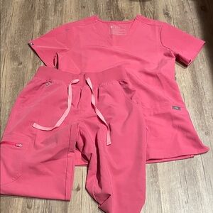 Figs XS set in F*Ing Pink